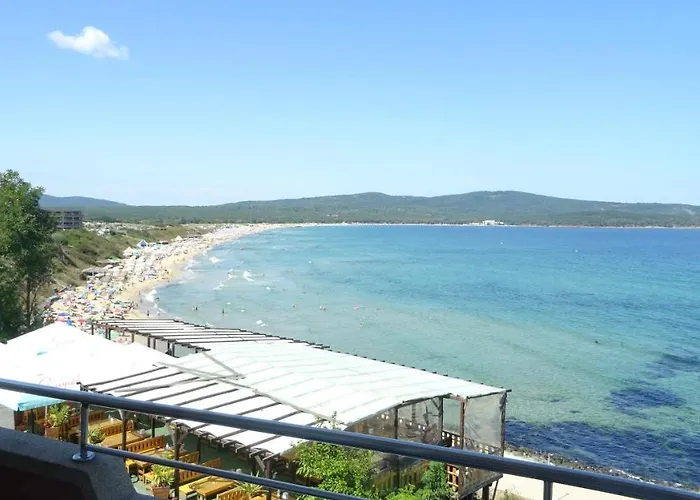 Dobrevi Guest house 4*