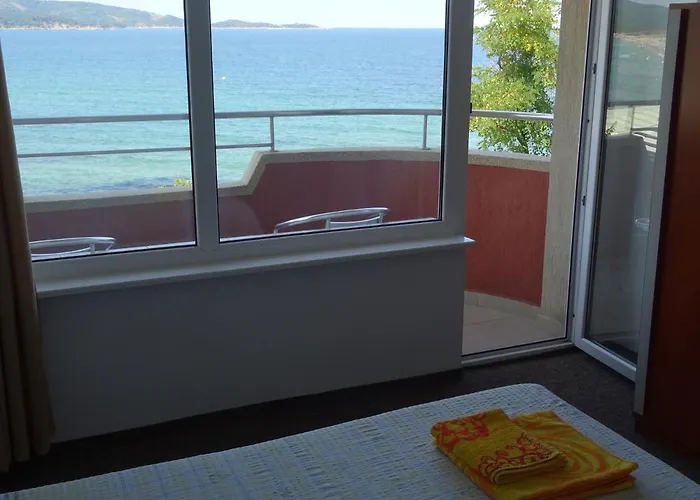 Guest house Dobrevi 4*