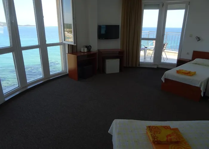 Dobrevi 4* 프리모르스코