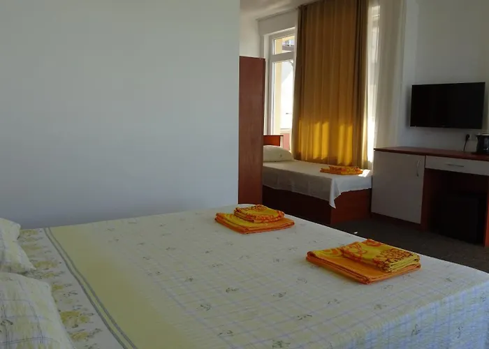 Guest house Dobrevi 4*