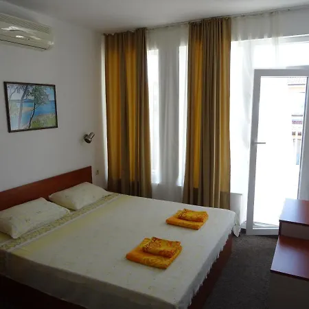 Guest house Dobrevi 4*