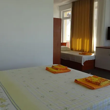 Guest house Dobrevi 4*